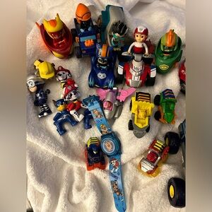 Paw patrol / pj mask toys